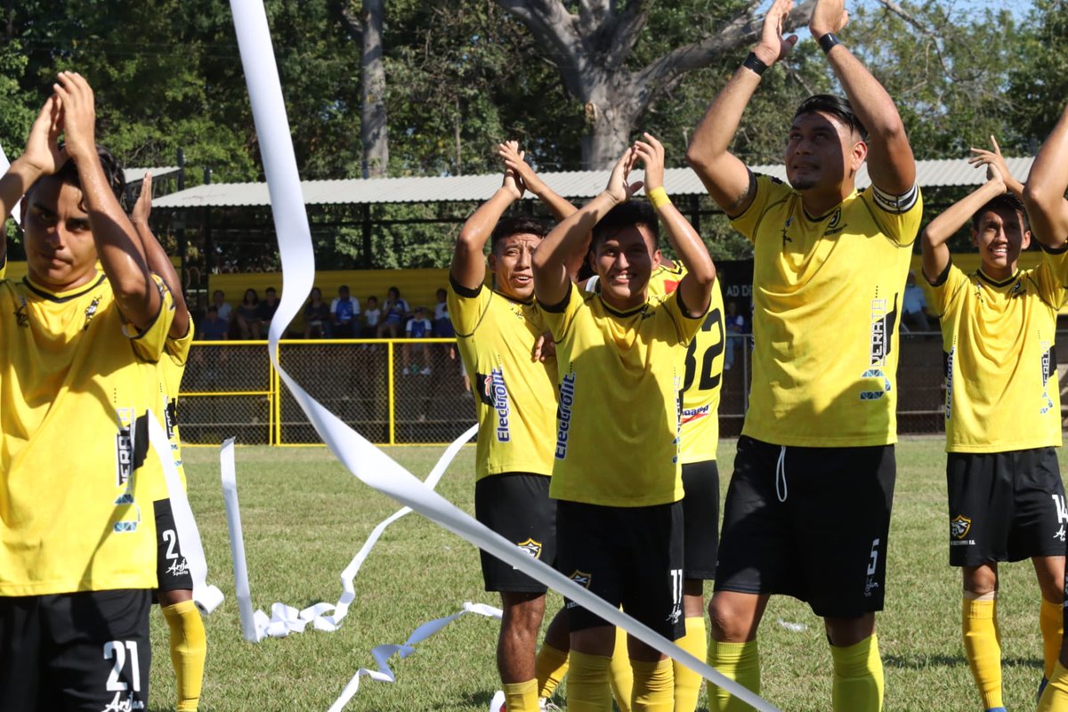 DeportesC10's tweet photo. ¡Arranca el partido entre @f_destroyer e #InterSS!

Vive la emoción de cada minuto de este encuentro por la señal de @Canal10Sv. ¡Estamos en vivo!

#LaSegundaxC10 🏆⚽️ https://t.co/XGBp4s4ygV