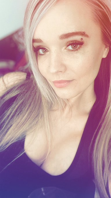 Sundays are my favorite 🏈 💙💚 https://t.co/lSq00oZKct