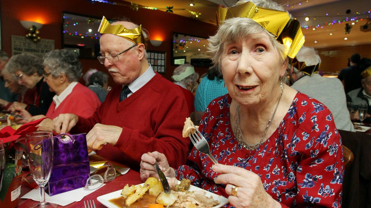 Don't be on your own on Christmas day. Come to the Alex, we'll give a free roast turkey dinner, free vino, laughs &amp; memories. I absolutely promise you there is no catch, you turn up, we sit you down, you have fun, you go home (we may even be able to do a lift). It's 100% free.