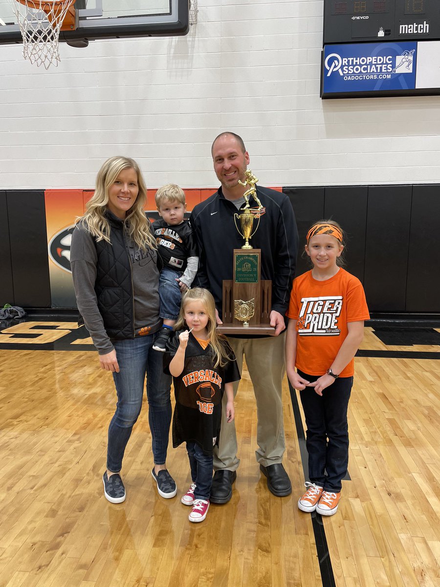 FbCoachMiller's tweet photo. We had a great weekend! https://t.co/BOkcaiBgW9