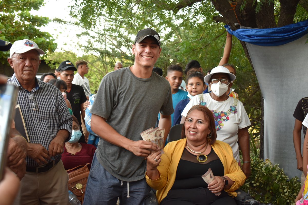 abelalexanderl2's tweet photo. Hoy se llevó a cabo por 3er año consecutivo la Purisima Acuática en el Tamarindo en el Municipio de La Paz Centro del Departamento de León.
#DiciembreEnPazYVictorias #LeónRevolución #PLOMO19 @DrSuazo915 @BERINGESQUIVEL @FelipeSCamposA @FITOMarencoJS https://t.co/OTvQSbOr5N