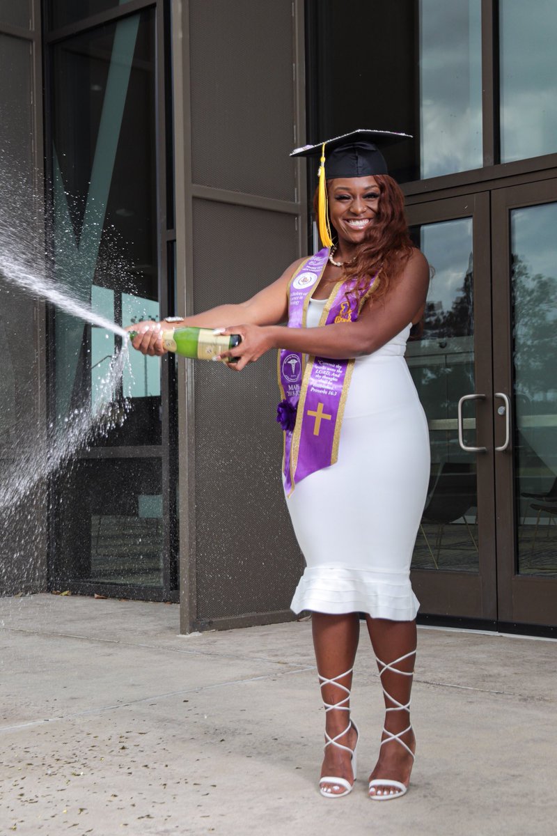 ANTIELLAA's tweet photo. “Commit to the Lord whatever you do, and he will establish your plans”
Proverbs 16:3

☑️First Generation
☑️3.5 years
☑️Deans List
☑️Honors List
☑️Student Researcher
☑️SGA - Chief of staff
☑️Purple Jackets
☑️PALS
☑️Abundance of Hands Ministry 
and more 

7 days🥂
#PVAMU #PVGrad https://t.co/8oArAbZtSH