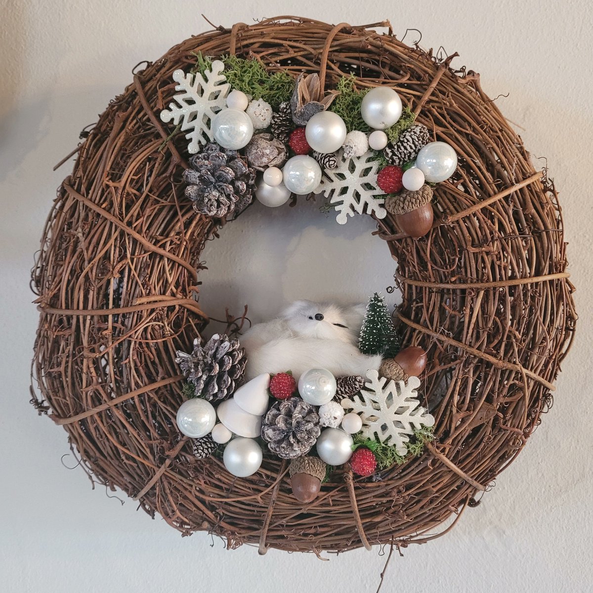 glamasaurus's tweet photo. I've been making wreaths lately. I am really enjoying making them probably since I'm only doing it for my enjoyment
#wreathdesign #wreaths #christmascountdown #christmasmood #christmaswreaths #christmasdecorating #décoration #christmascheer #decorate #christmasspirit https://t.co/7m5YhxDWLa