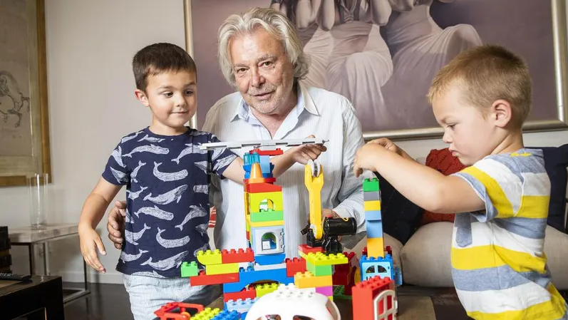 A scheme that allows newborns to take their first step on the property ladder before they can walk has emerged, amid a dire prediction Aussie kids born in major capitals today could be forced to rent for life 
realestate.com.au/news/ticking-t… <a href="/theheraldsun/">Herald Sun</a> <a href="/BRICKX/">BrickX</a>