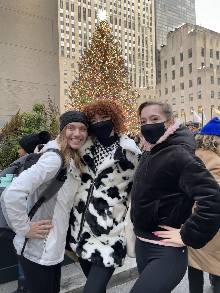 KathryneConnell's tweet photo. THE BEST EVER!! I love my friends so much <3 https://t.co/Br4X4p2bge