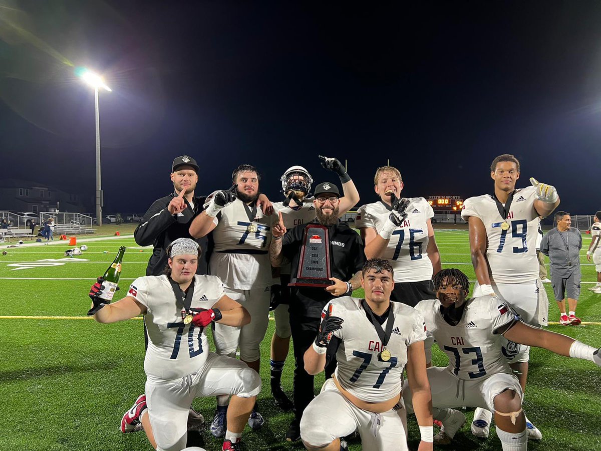 No better way to end off my high school career than with a ring💍! Thanks to <a href="/CoachJesse18/">Jesse Chinchar</a> @CoachMeyerCAI @CoachJohnsonCAI for giving me this opportunity to come down south #Ohana