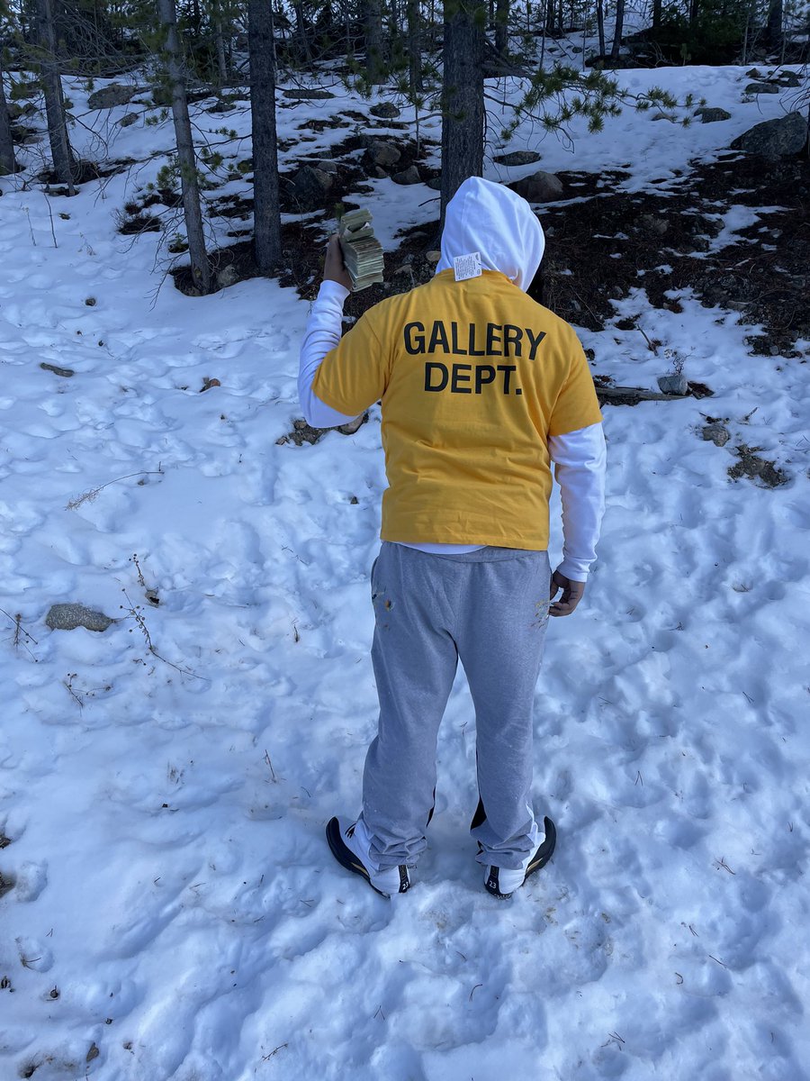 FlexGabbana's tweet photo. Go &amp; Get Ah Sack Li Nigga 💰🏁🏚 And Be All 🐐 U Can Be …🐬 I Use To Go To Sleep Hungry Didn’t Have Nan To Eat 💯 Nih I Gotta Smoke Ah Blunt Of Weed 🍭 Just To Eat 🐬  #BigJFK 💜🍩🏚 #SomebodytextTrent ❄️💰🤷🏾‍♂️ #LLMYPPl 🤞🏾 https://t.co/ksFyq1Zcmy