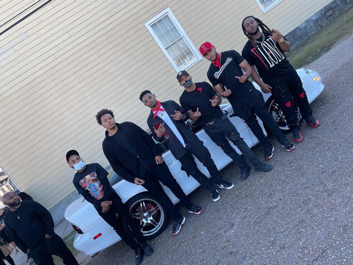 Von9Ten's tweet photo. OTF n my eyez 👹❤️🖤 #LLVG https://t.co/ozDaflBNjc
