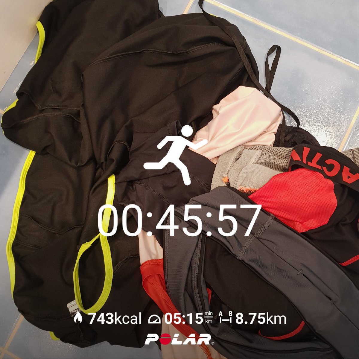 Ibby_tri's tweet photo. A pile of soggy clothes on the floor and a stinging shower, that's winter running for you! 🌧🌧🥶 
#allrunnershere 
#getoutside #northyorkshire #outsideisfree #running #run1000miles #ukrunchat #polarvantagev #hokaoneone #flipbelt #hokafans  #PolarVantageV https://t.co/qDITXMZhfA