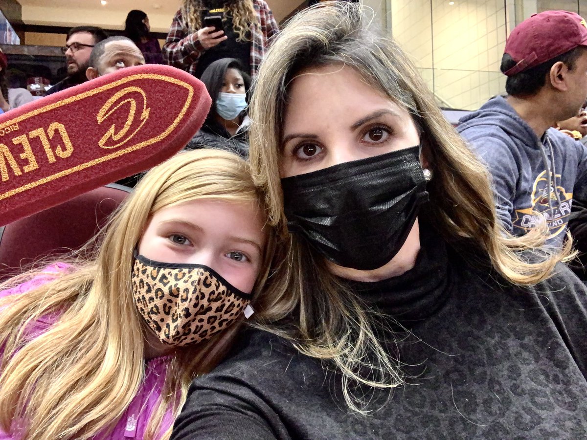 LtotheTaylor's tweet photo. Go Cavs! Loving our first game together since we moved to #TheLand! #LetEmKnow https://t.co/mDbUlUnTzg