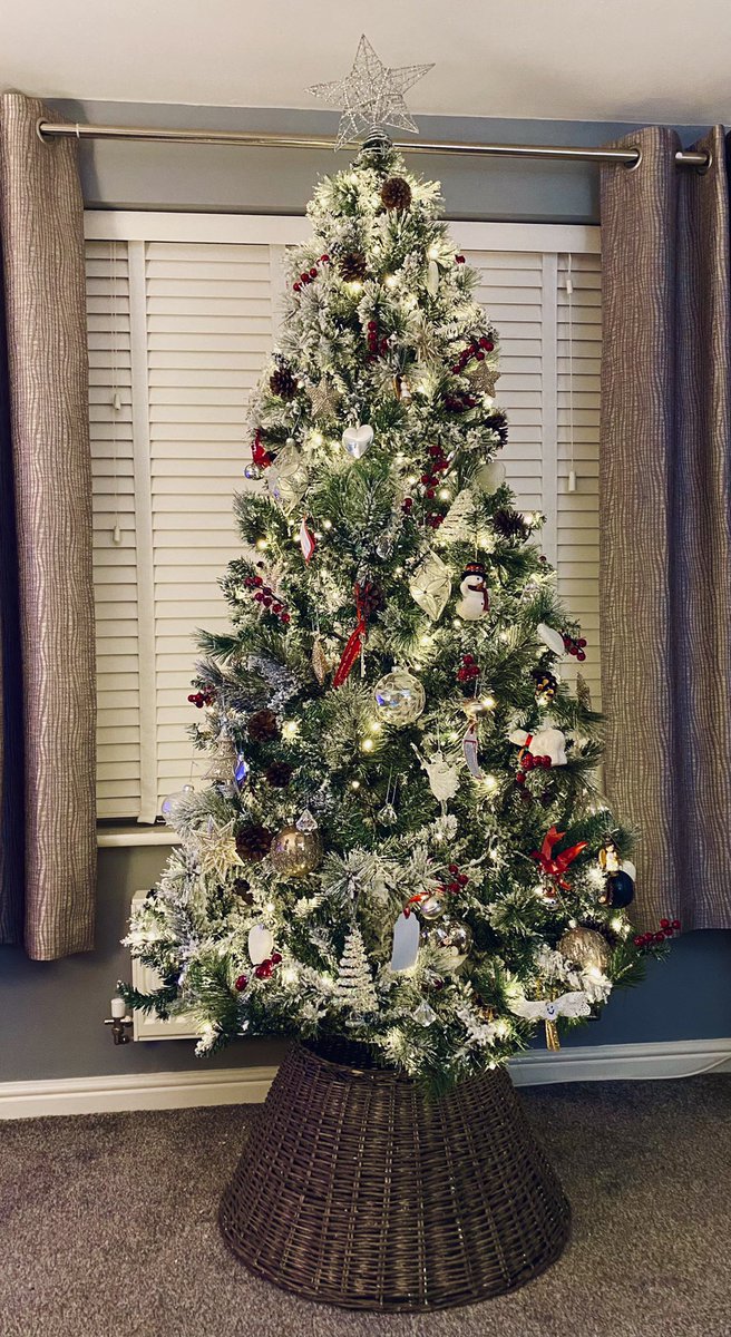 LouTrue's tweet photo. @catherinerusse2 ☺️🎄 https://t.co/64WFIPDKM0