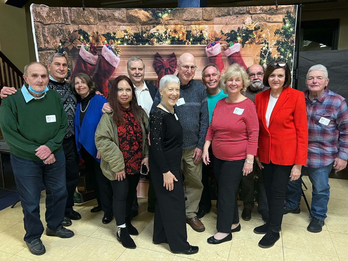 HolyTrinityChi's tweet photo. Thank you to all of our alumni and friends who joined us last evening for the annual Alumni Christmas Dinner. It is always a great night celebrating the Christmas season with our HT family! #HTalumni #Tigers #merrychristmas https://t.co/89C12o8nsE