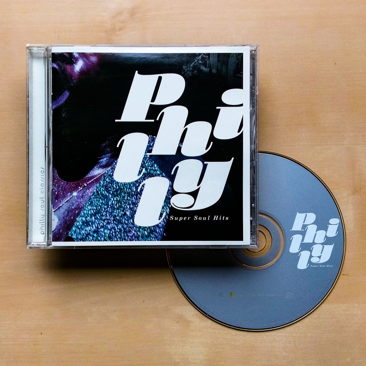radiofuturamusi's tweet image. Philly Super Soul Hits. 2002 US #CDCompilation, Part of the #PhillySoulClassics Series going to #Hawthorne #California #PhillySuperSoulHits #FunkMusic #SoulMusic #Disco #CDOfTheDay #CDCollector #CDCollectorsOfTwitter