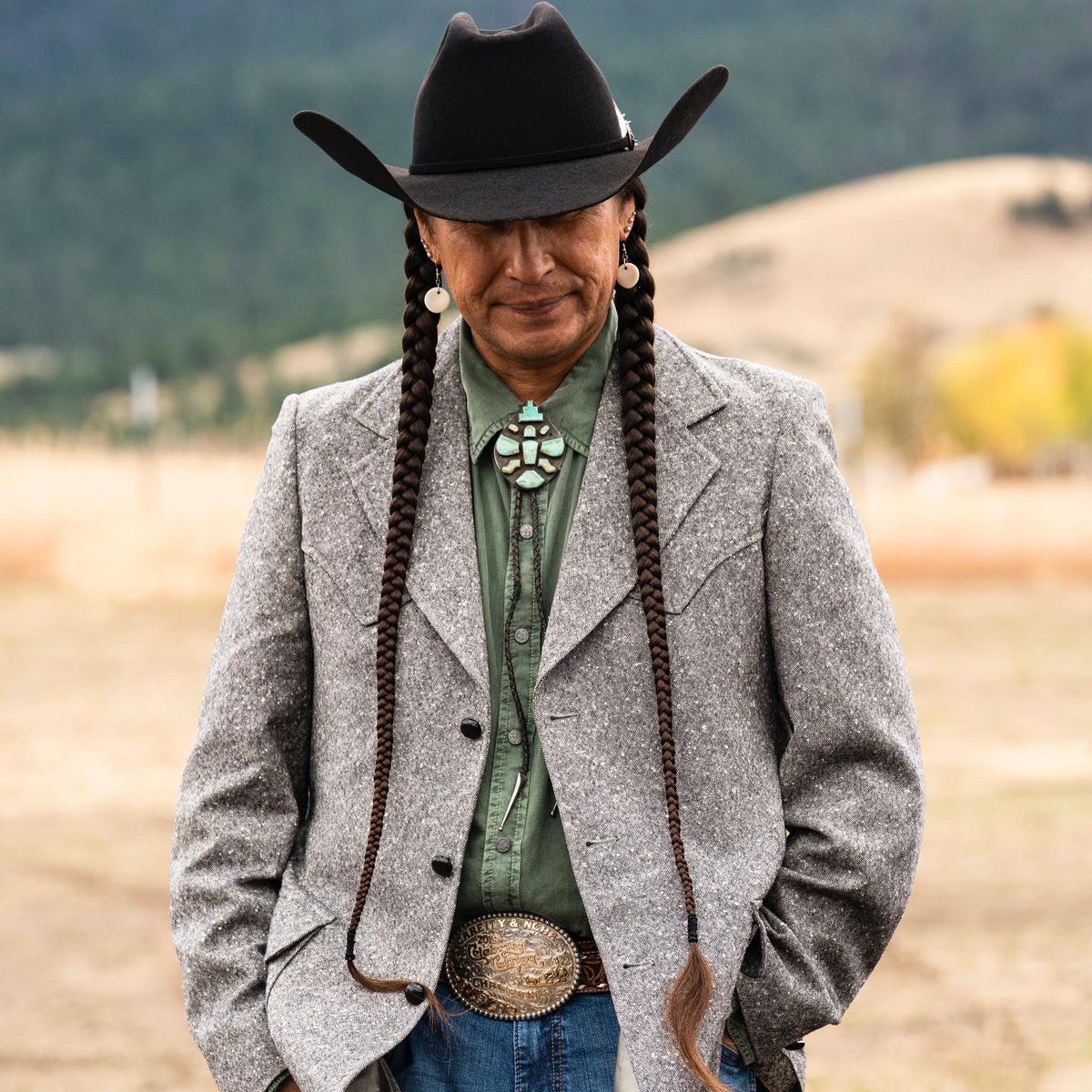 SunshinyCar's tweet photo. What? WHO wants to be WHAT ‘him?’”
Yellowstone Season 4 continues tonight at 8/7c, exclusively on Paramount Network
Episode 6: “I Want to Be Him”
#YellowstoneTV #YellowstoneTVMo🦅 #YellowstoneMo🦬 #ChiefRainwatersEnforcer #BrokenRockRez #NowYaHurt #WhoShotJD #LetsGoToWork https://t.co/NmF9YNUKJi