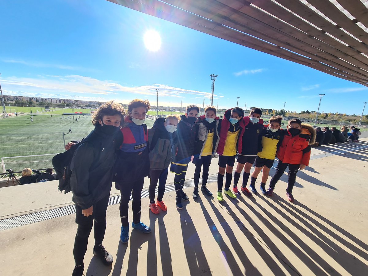 CEAltafulla's tweet photo. 🏆 On Sports Winter Salou 2021!
Aquest matí l'Aleví A ha jugat contra el @realvalladolid 🤩
A la tarda s'ha enfrontat al @FCBarcelona_cat 🤗
Demà torn per @acatecalicante!🥳
A per les semis!
Noves experiències, portant el nom del club i del poble més enllà!
Amunt #Atafulla! https://t.co/BO0h5zOP3p