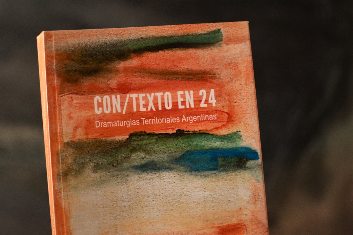 CONTEXTOtipea's tweet photo. #CONTEXTOen24 propone trazar un nuevo recorrido por las Dramaturgias Territoriales Argentinas.
Un libro necesario que lanza @contextotipea, para reencontrarse en cada uno de los 24 puntos con voces de pluralidad y diversidad.
Ph. @florgon___ https://t.co/pC1FAu4QgC
