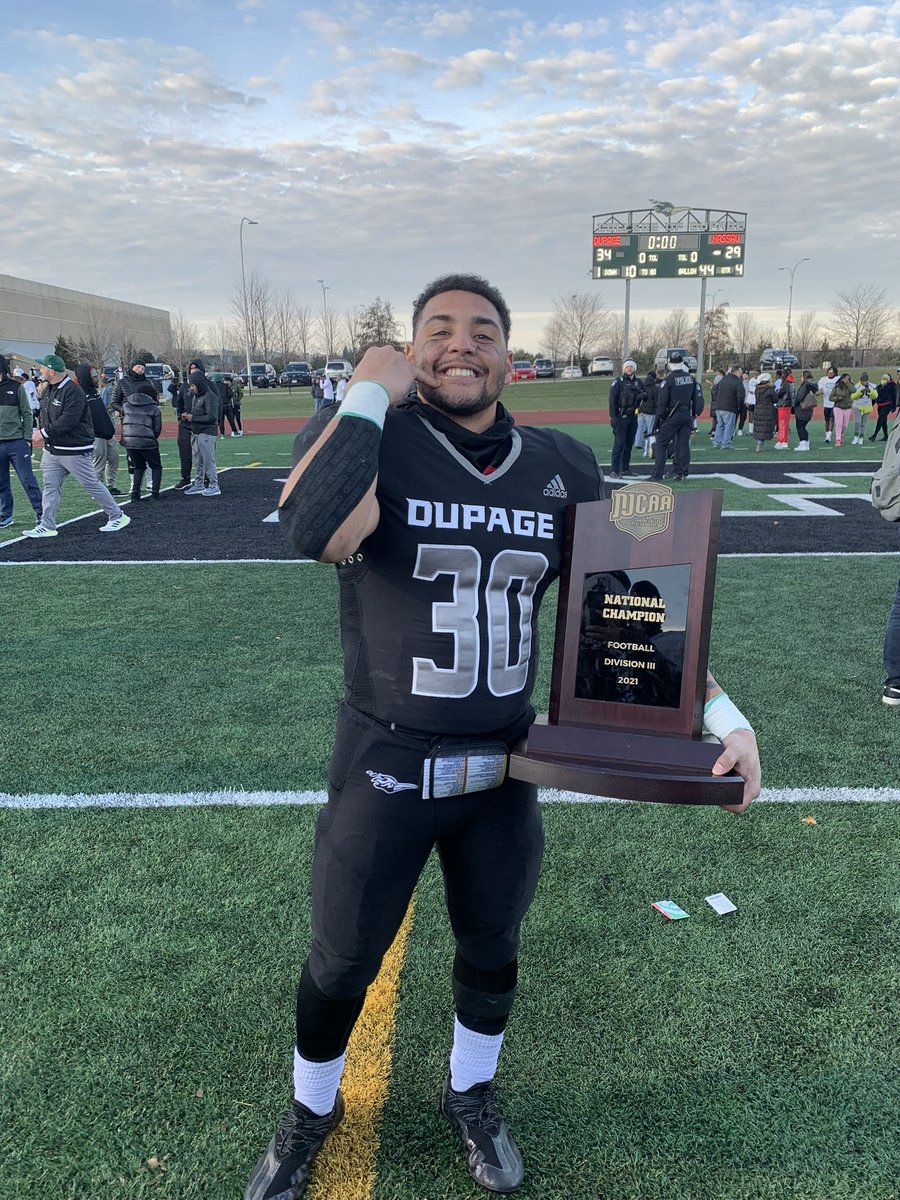 ClutchJessi's tweet photo. National Champions! #1 💍💍💍@Dupage_Football https://t.co/cKHOesoIOR