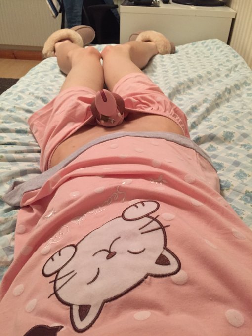 Lots of pink

#femboy #twink #crossdresser #NSFW https://t.co/h0tF8JKDDf