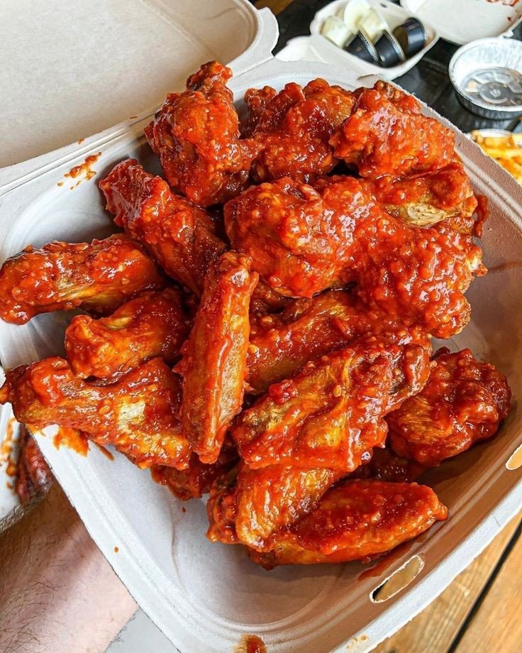 currentcraves's tweet photo. Chicken wings #foodie #yummy #cravings https://t.co/ZjL2e6Lorx