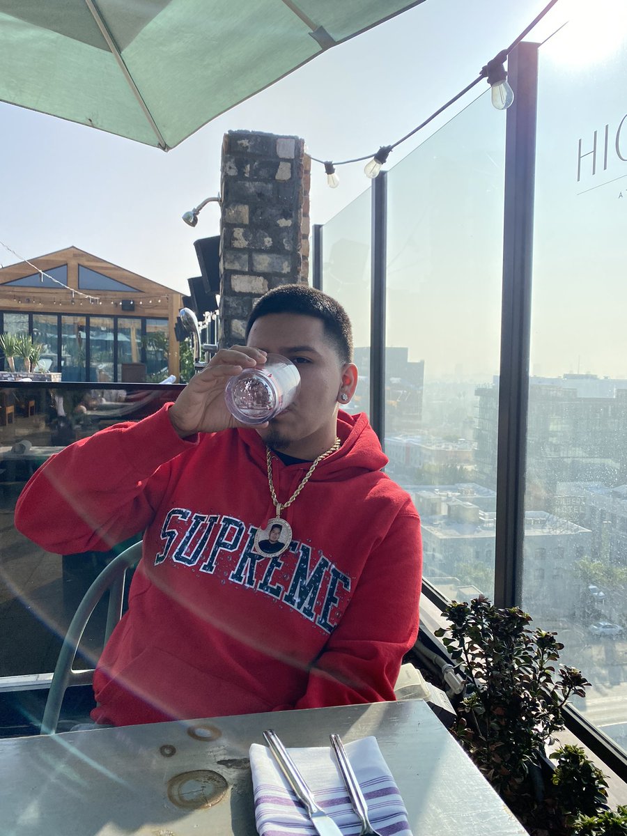 ABathingSnake's tweet photo. vibes in la 🌴 https://t.co/Zoo0JJ8Rds