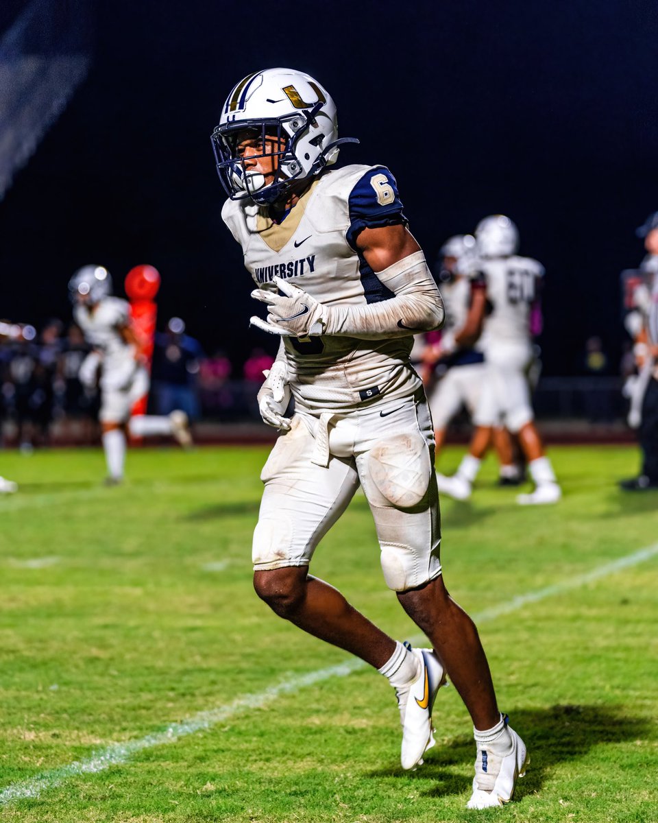 kj6ix's tweet photo. Recruitment film Dropped ! Click the link below Coaches ⬇️⬇️ !!!! @Coach_Zaccone @coachzbarrett @CoachMacUHS @Shosharp_ @JakePerry81 @CoachRobSC 

https://t.co/uk4IB4kQRl https://t.co/7TgXriw51T