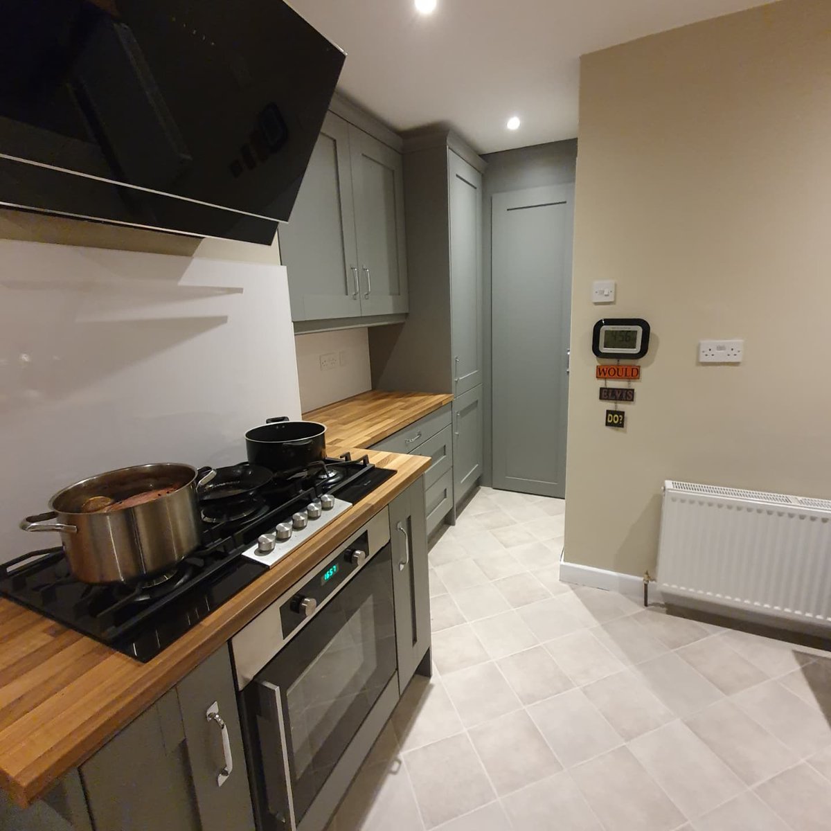 MFKandR's tweet photo. #deansgrange kitchen with dark grey shaker doors and walnut worktop with a walk in larder #MFkandR https://t.co/jzlYi6k2iF