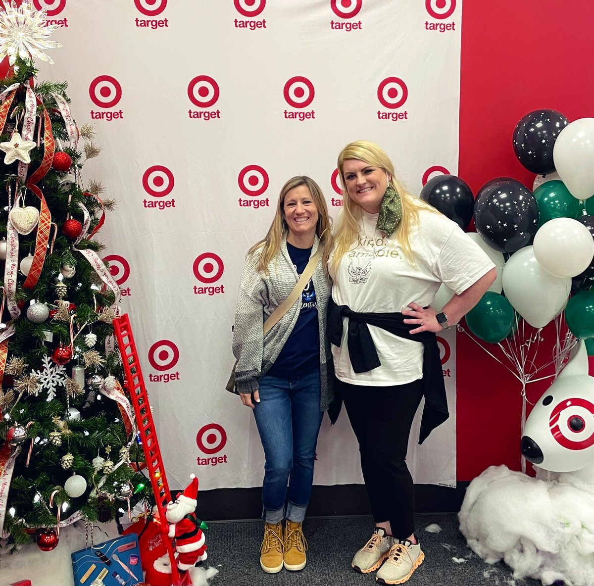💝Today may have been one of my absolute favorite days as a social worker! <a href="/RoswellHighSch/">Roswell High School</a> students took <a href="/vickerymill/">Vickery Mill ES</a> kiddos shopping at <a href="/Target/">Target</a> for “Shop With A Hornet”-giving each little $100 to buy🎁 for their family &amp; themselves. Then helped them wrap them &amp; got to know them!