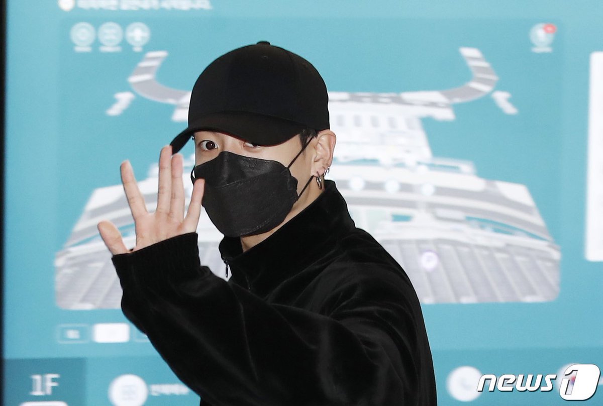 suga's girlfriend tweet media