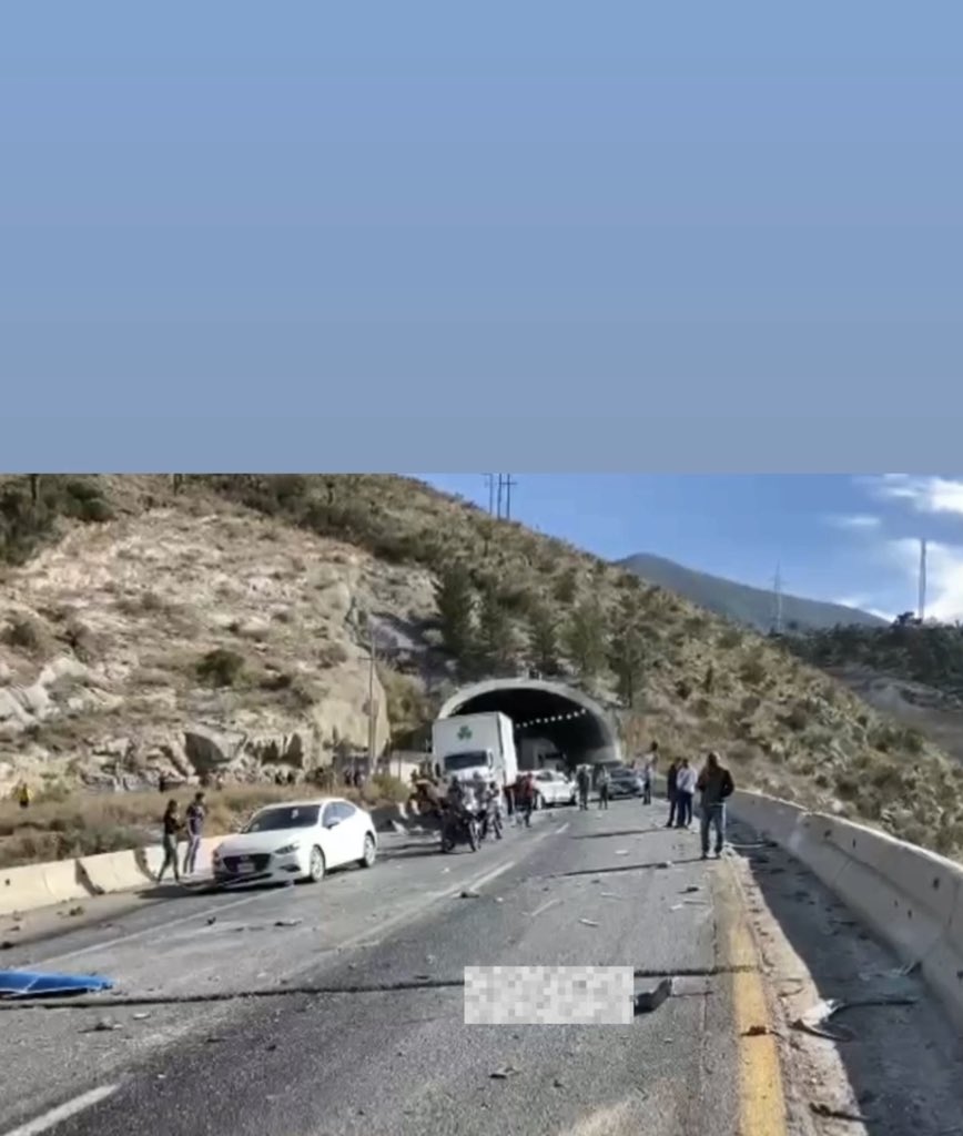 svtlmautos's tweet image. Cerrado los Chorros por accidente grave.