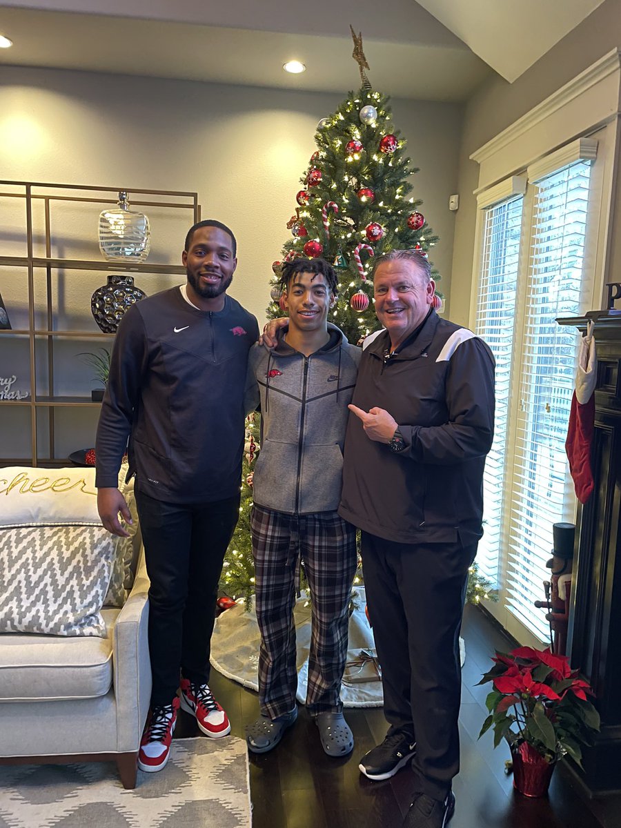 isaiahsategna1's tweet photo. Had a great home visit with @CoachSamPittman and @CoachGuiton https://t.co/SYybp6Yqdr