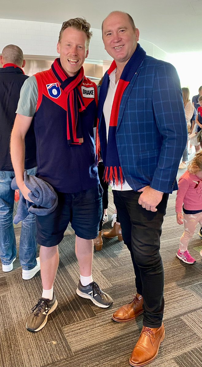 MattBurgan's tweet photo. A magic @melbournefc weekend. Meeting the premiership cup and getting some pics with some great Demon mates. Sunday was a fabulous day - it was great to see so many relishing the moment. Congratulations to all involved. Brilliantly done. It was a privilege to be there. 😘❤️💙 https://t.co/94wSMPvN7H