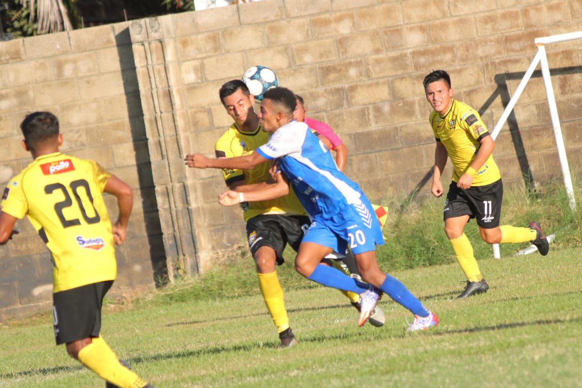 DeportesC10's tweet photo. Se viene un momento emocionante en el partido entre 
@f_destroyer 🆚 #InterSS.

Comienza la ronda de penales, para que uno de los equipos avance a la etapa de semifinales. https://t.co/9yeIYTZcUi