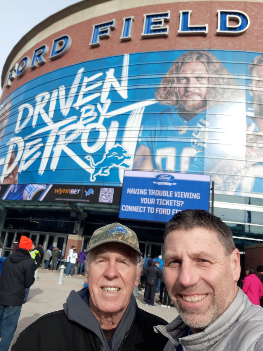 MilfordXC's tweet photo. Took my Dad to a Lions game today. Nothing better than a win on the last play of the game. #LuckyLew https://t.co/Ferelli63g