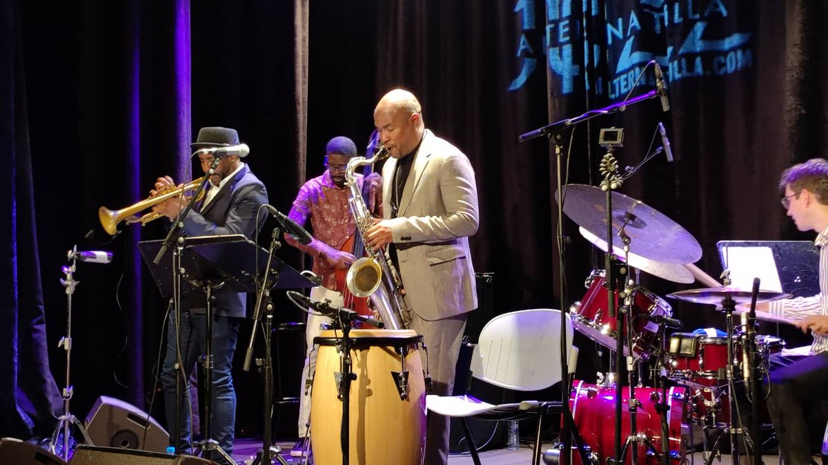 alternatilla's tweet photo. Avui Sa Congregació de sa Pobla ha acollit el gran concert dels Vistel Brothers, que estrenaven el seu últim àlbum de cançons composades durant el confinament. https://t.co/OzLBVVOW0k