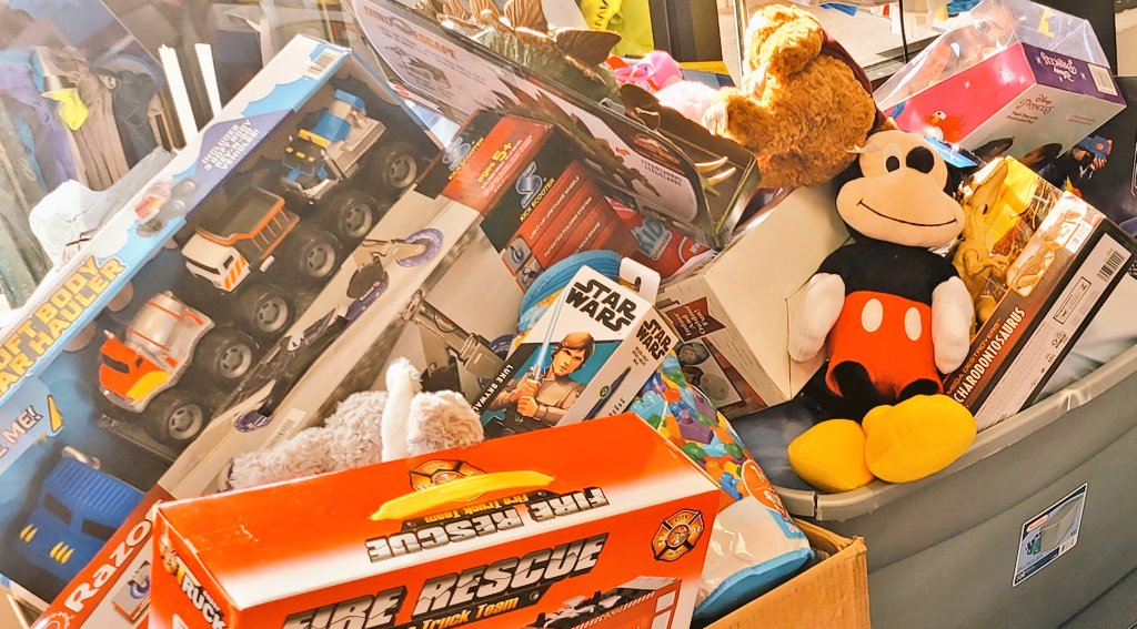 ainias_smith's tweet photo. AGGIES are Lifetime HEROES! Thank you to all who came out and donated toys for our military families today! And special thanks to my brother's who bleed that Maroon with me and Brazos Running Company for hosting!! Toy donations will be accepted until Friday. Be blessed..Gigem👍🏽 https://t.co/8wriB85IN8