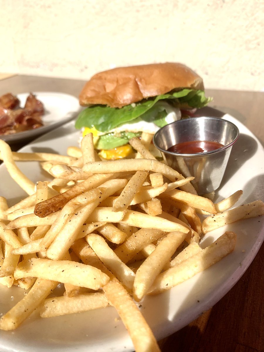 joelriddell's tweet photo. We are calling it the Luna Burger! Burger w an egg, avocado & bacon! They have an impossible burger version at #EatsSF #brunch on Clement Street @onlyinsf w @robtmoon @beckhopkinswine & @sambuddah https://t.co/R1t2UwXch2