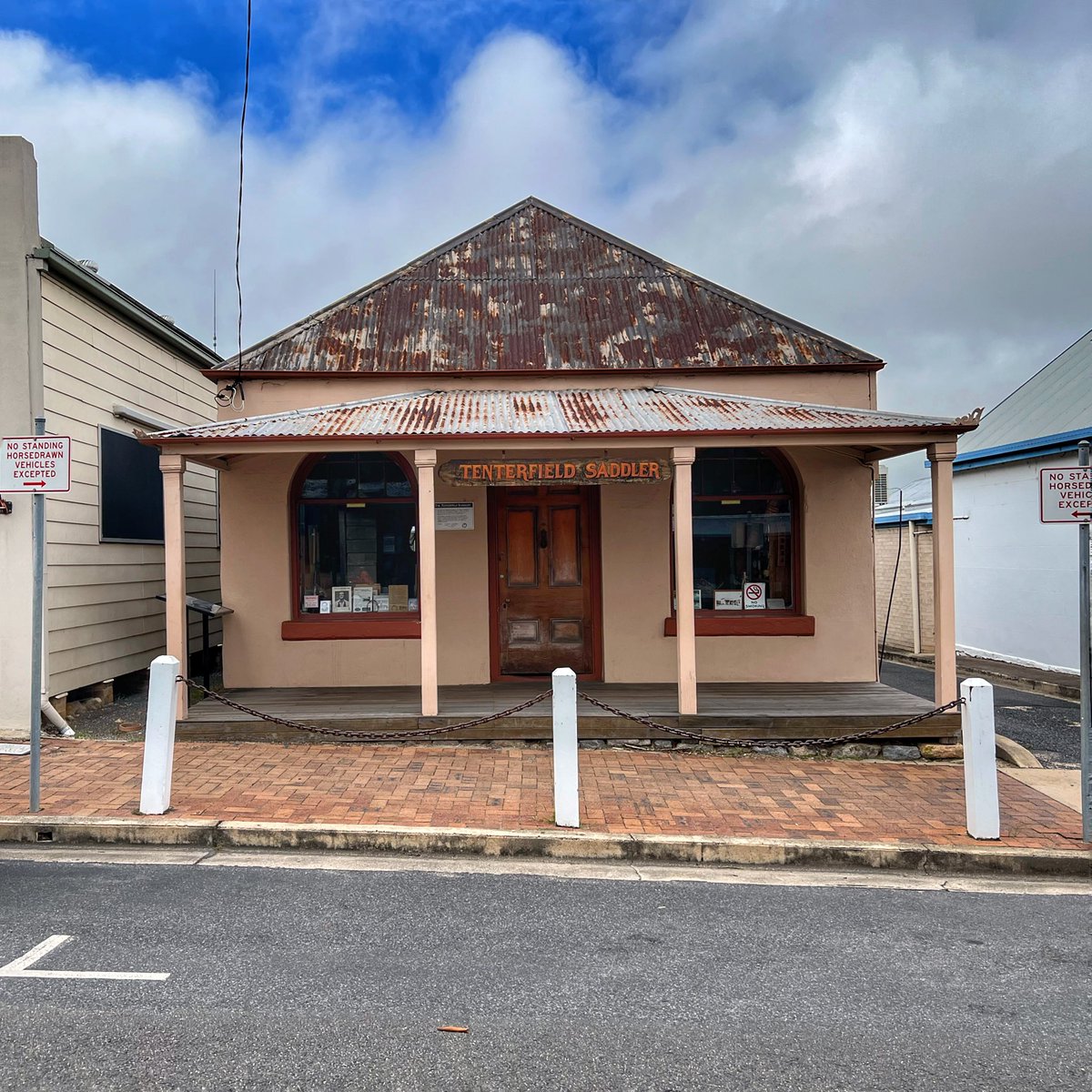 profsarahj's tweet photo. I mean. I had to #TenterfieldSaddler https://t.co/2BjXDUt83M