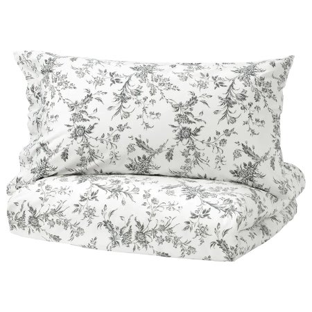 katythetwit's tweet photo. This IKEA duvet style has us all in the chokehold. Can’t tell you how many times I’ve seen it on tv/friends’ beds. I’m about to order a replacement of my raggedy one. #AlvineKvistEternal https://t.co/vCbM69NfZF