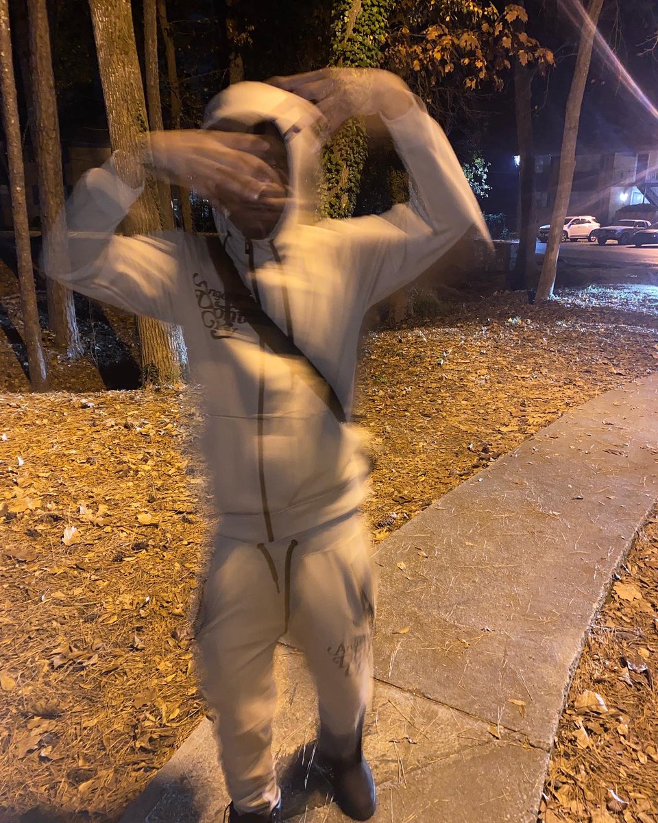 NicLoves_Dinero's tweet photo. Silent On All Biz 🤭🤭🤭🤭 #OriginalOne🥷🏽🎯 #3900 https://t.co/TCYRvqKJvL