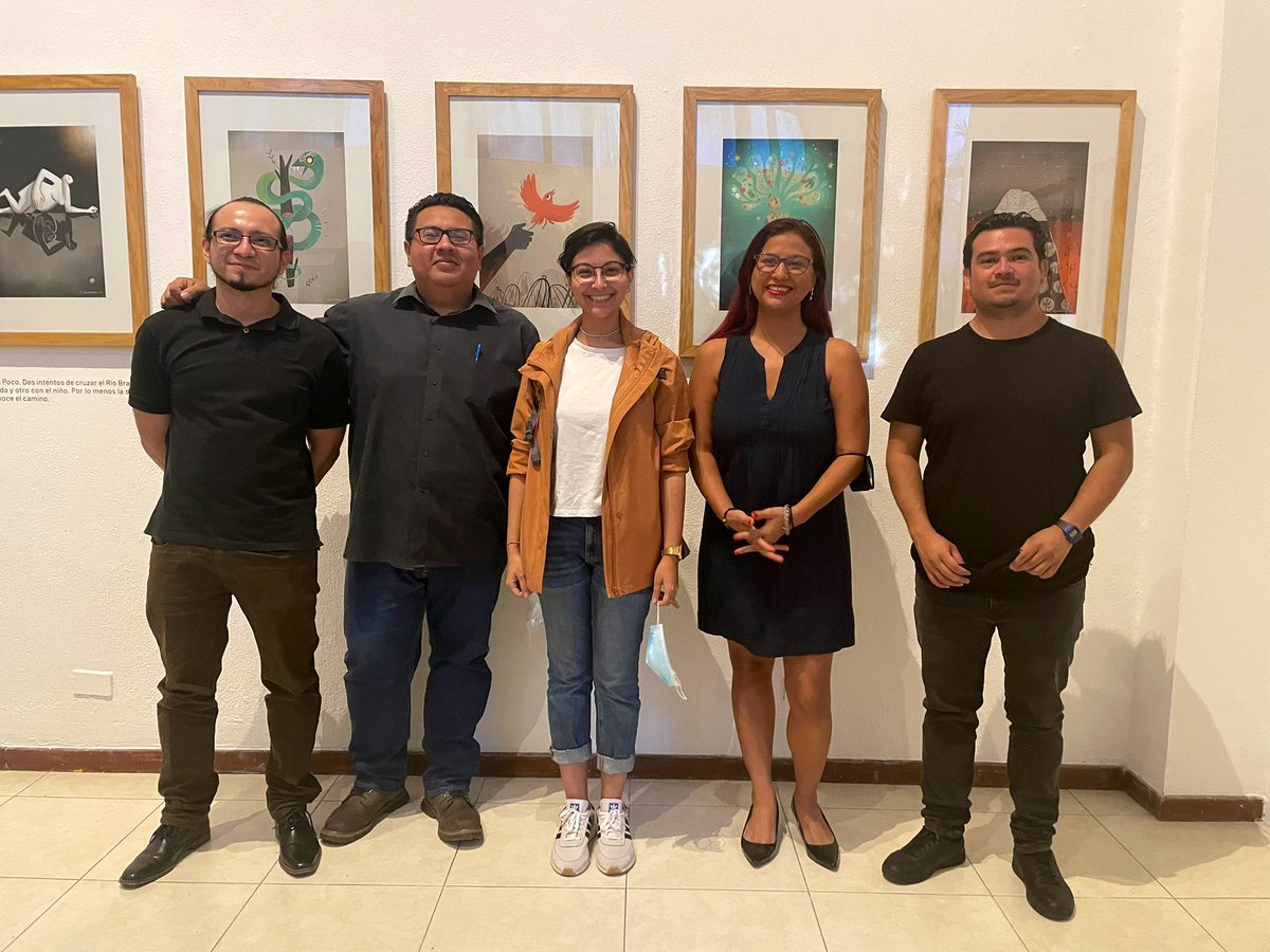 Museo_Marte's tweet photo. Esta tarde tuvimos la oportunidad de escuchar de la voz de sus autores algunos de los cuentos de “A la buena de Dios” una publicación de @Cristosal sobre historias de migrantes. Además la ilustradora @yeahndrea explicó su proceso de creación para ilustrar cada uno de los cuentos. https://t.co/lgBautXm5D