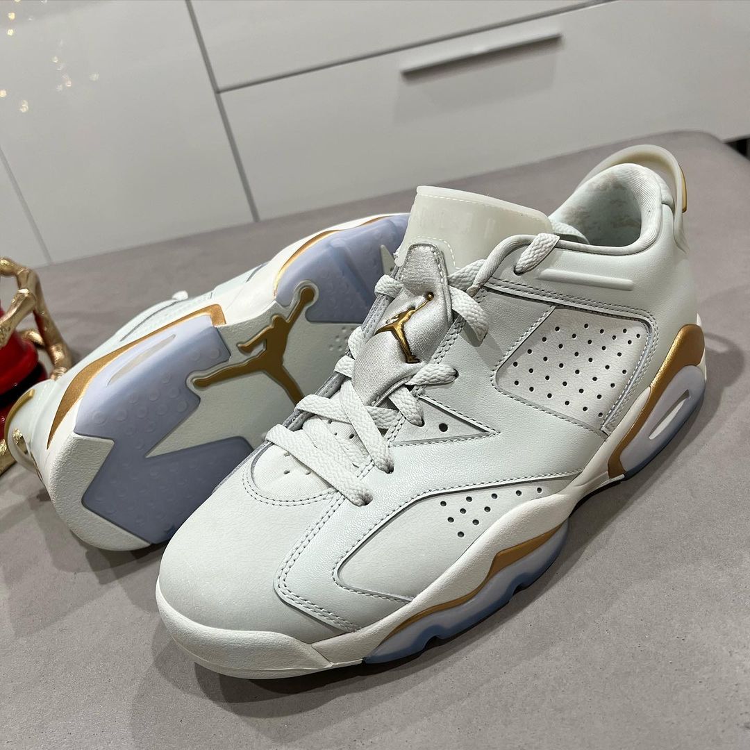 JustFreshKicks's tweet photo. First Look at the Air Jordan 6 Low "Chinese New Year" https://t.co/XoMk45IWBv https://t.co/TNIkjjiKKh