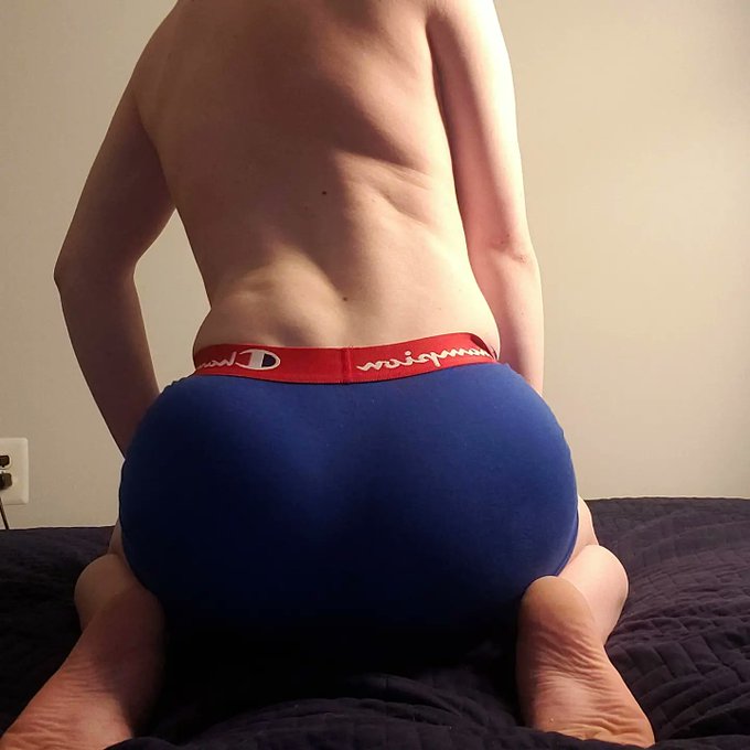 2 pic. CW: Penis ?
#nsfw #underwear #undies #femboy #gaynsfw

I have even more spicy ? ones on my onlyfans