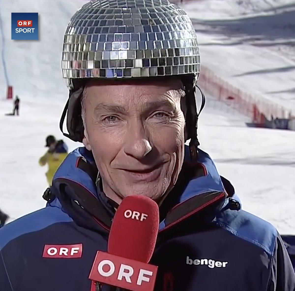 Rainer_Pa's tweet photo. Ich melde mich nach längerer Zeit wieder mal aus Biwa Gwuig. Leider kein Rennen auf der berühmten "Börds of Pwei“-Piste.

Schöne Grüße hier aus den Kanada an alle daheim!

#orfsport #orfski https://t.co/wqgJ7FFHmh