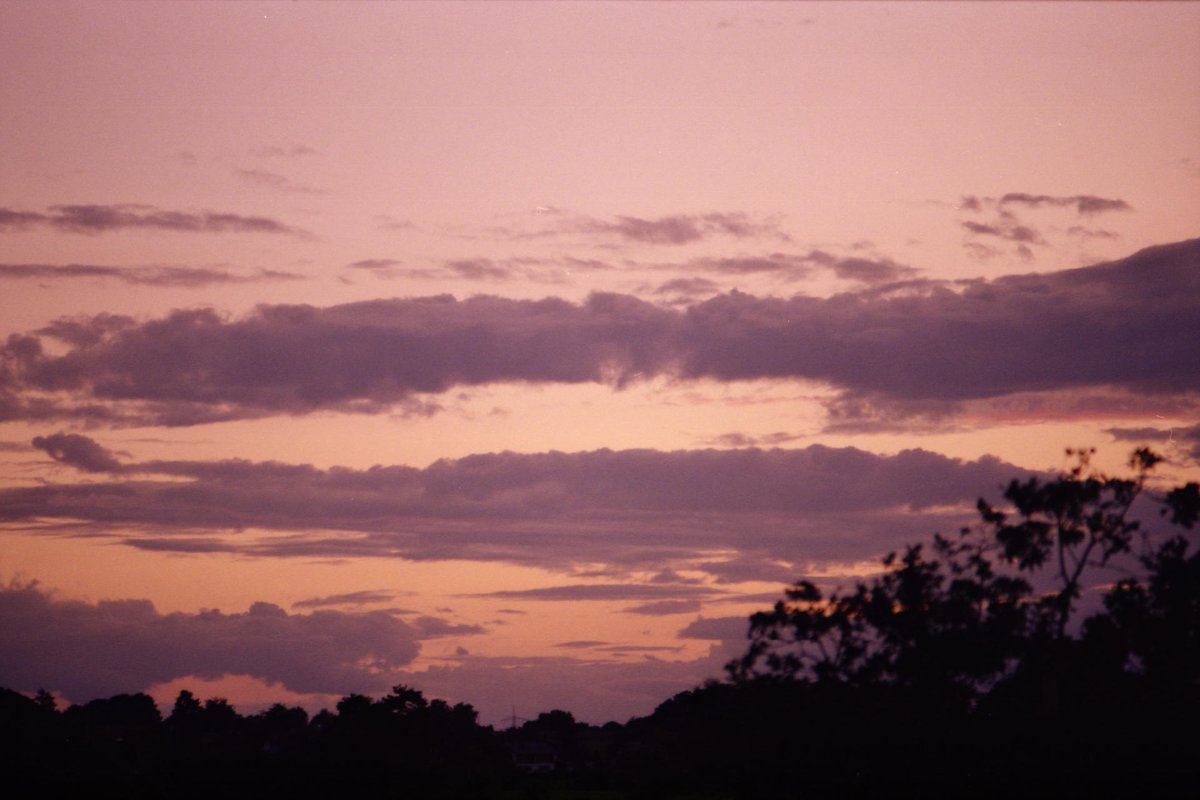 f3lis_catus's tweet photo. Clouds after sunset.
(Nikon FE10,Sigma High-Speed Wide 28mm f/1.8,Kodak Gold 200.1/250s,f/2.8.)
#clouds #sky #sunset #hennef #blankenberg #colournegative #analogphotography #filmphotography #filmisnotdead #nikonfe10 #sigmahighspeedwide28mmf18 #kodakgold200
https://t.co/6TzaCz06cv https://t.co/Em9tAbtclu