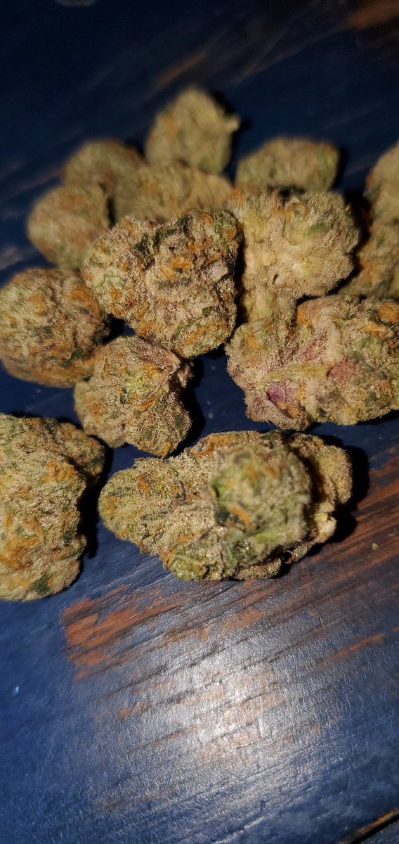 sirhappy0ne's tweet photo. This top shelf though is the it of the its
It looks great
It smells great
It tatste greatly great
Name: #PureGas
Maybe some of the best ive had
Top 3 for sure
#HappySunday fo shoπ https://t.co/y1sWtjUalT