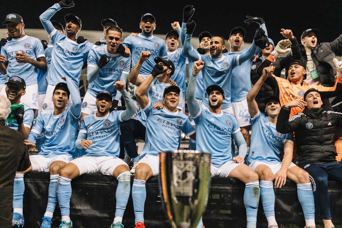 GiorgioD97's tweet photo. 🇺🇸🏆 #MLSCupPlayoffs 

@PhilaUnion 1️⃣-2️⃣ @NYCFC 

⚽️❌ #Callens (63’)
⚽️ #Moralez (65’)
⚽️ #Magno (88’)

#NYCFC è campione ad est per la 1ª volta nella sua storia.
Sconfitta a testa alta per i #DOOP falcidiati dalle assenze.
La finale della #MLSCUP sarà con #RCTID

#PHIvNYC @MLS https://t.co/ejkkhpCW7U