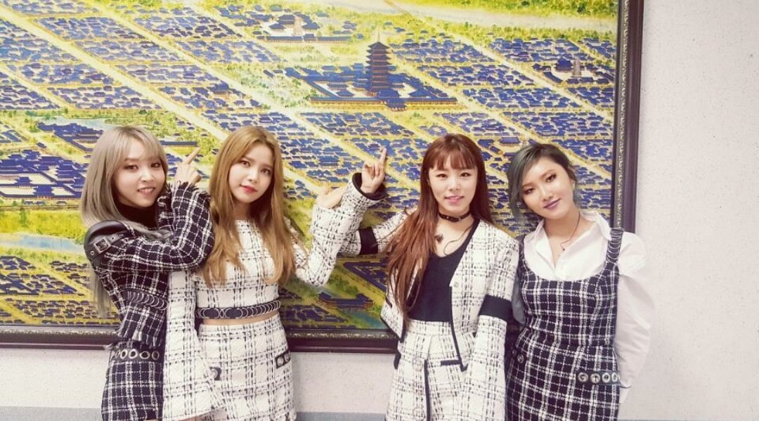 moonlights_twt's tweet photo. Ya venimos facheritas y peinaditas para el #B7A1stComeback con #B7ASayNO, nos unimos a tal evento también con un teloneo porque #WeSayNO también <3 felicitaciones por su primer comeback niños.

𝒴𝘰𝘶𝘳 (ℳ𝗈𝗈𝗇)𝗹𝗶𝗴𝗵𝘁𝘀 ☆ﾟ.*･｡ﾟ https://t.co/0sPMGrb5VD