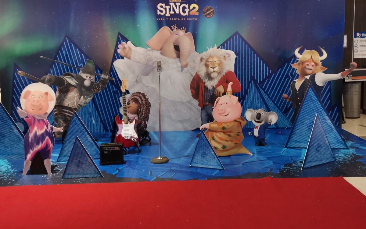 ExpansionRadial's tweet photo. Te compartimos la alfombra roja de la película #Sing2 que se está llevando en este momento y los locutores de @elplacer_cine 🎙 Daniel y @senyaseangeles están en la #coberturaradial 📸

 ▶️https://t.co/sdrsjzhDW9
Tune In &amp; Apple Music. #radio 
#ExpandeTusSentidos #cine🎥 https://t.co/yldFT3Woxe