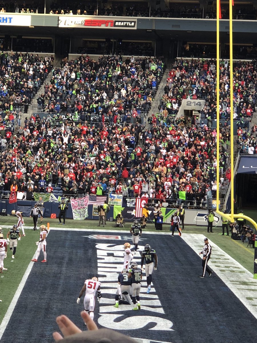 Brendajburr's tweet photo. TOUCHDOWN SEAHAAAAAAWKS!! #GoHawks #12s #SeaHawks #SFvsSEA #NFLRedZone #CommericalFree #BringOurSonicsBack https://t.co/HYb2HLeRaC