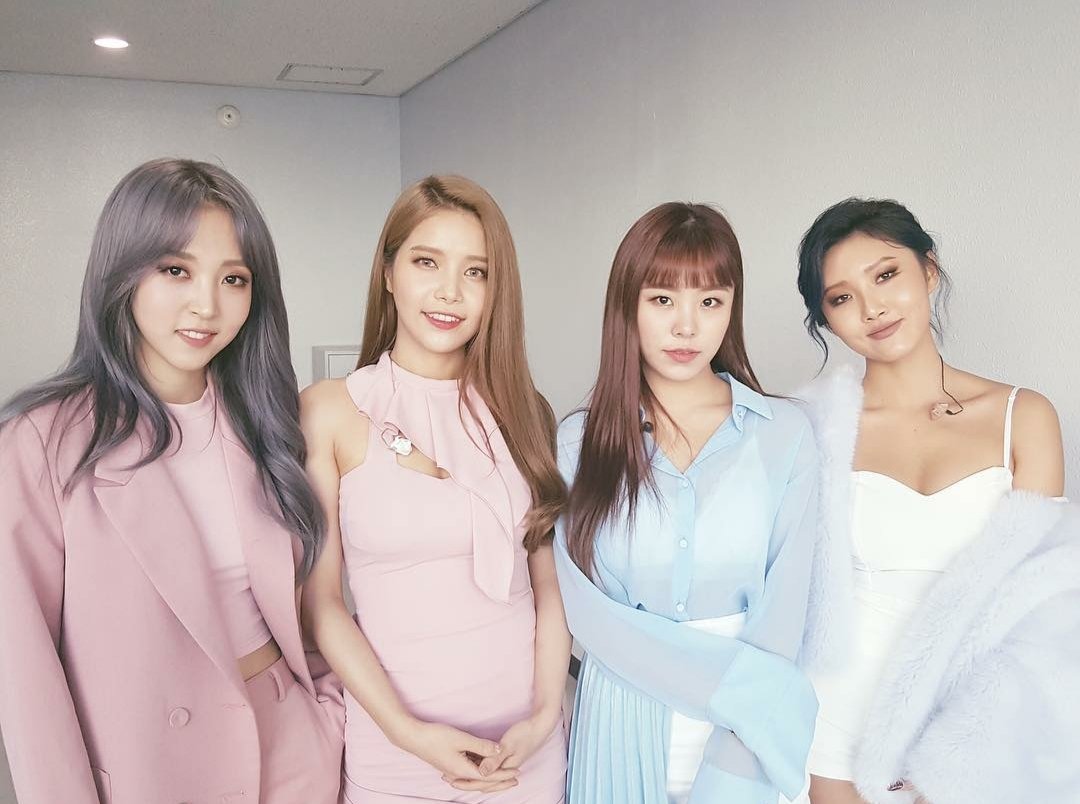 moonlights_twt's tweet photo. Ya venimos bien bañaditas y listas para el #𝕋wistar9th𝙲𝙱⁩, preparadas para escuchar a estas reinas y su #𝗞EEP𝕱ANCYW𝐓𝐖𝐈𝐒𝐓𝐀𝐑⁩ y también para telonear para ellas <3 ⁦#Fancy𝒴ou⁩ SOTY.

𝒴𝘰𝘶𝘳 (ℳ𝗈𝗈𝗇)𝗹𝗶𝗴𝗵𝘁𝘀 ☆ﾟ.*･｡ﾟ https://t.co/DV6pCZTxQ6